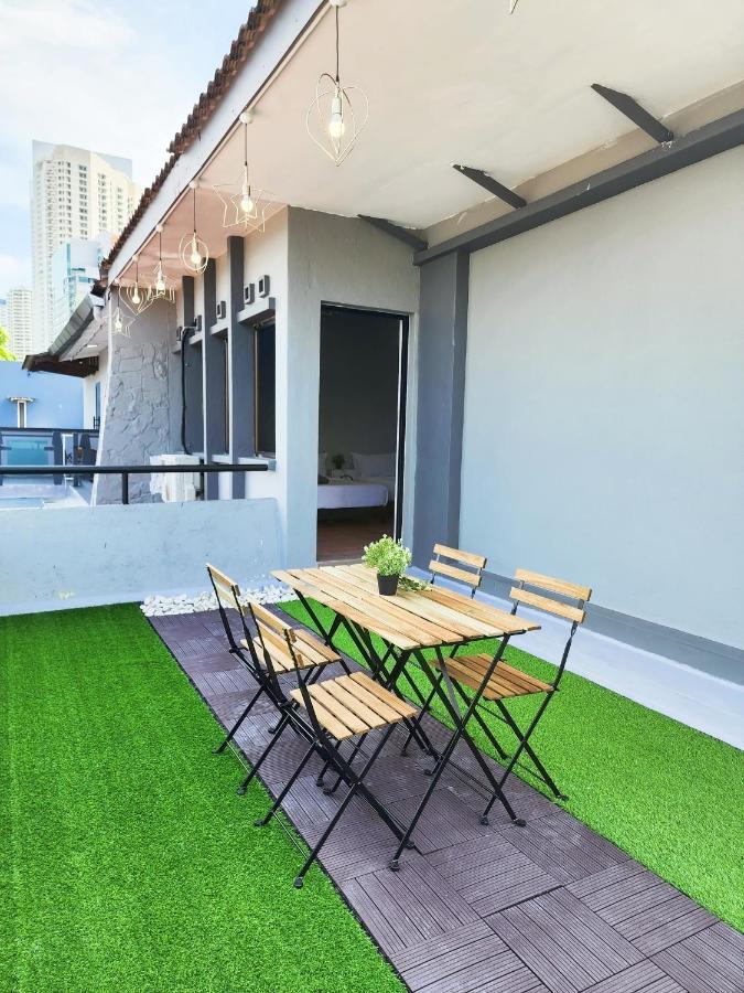 Gurney Coast Guest House By Sky Hive George Town Exterior foto